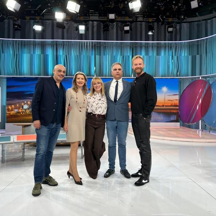 Tanja Pureta u društvu voditelja i gostiju emisije